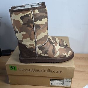 UGG Classic Short Camo Ankle Boots in Brown Camo